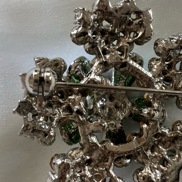 Cluster Brooch - Picture 4 of 5